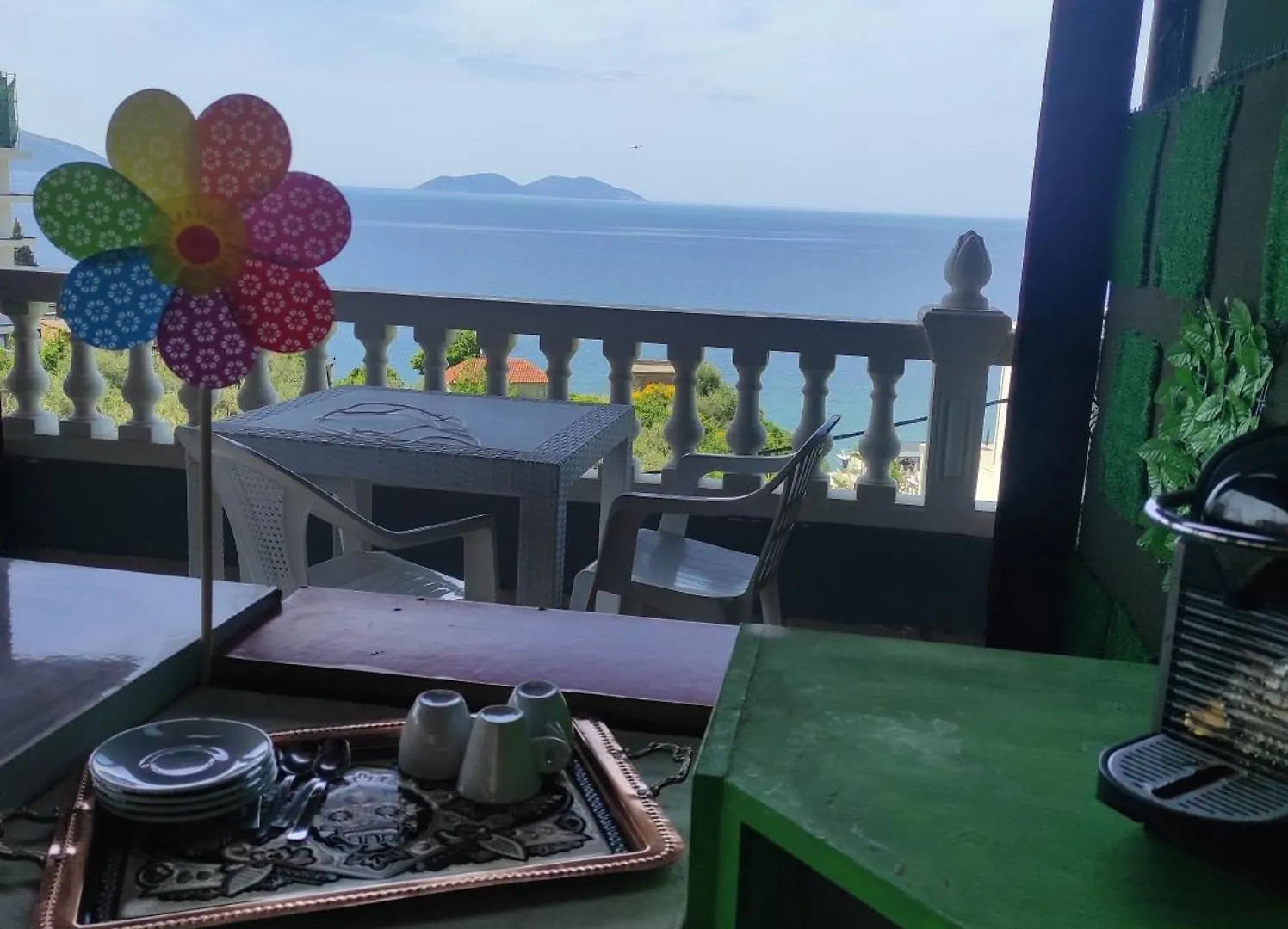 Pinwheel Hostel Vlora & Rooftop Bar
