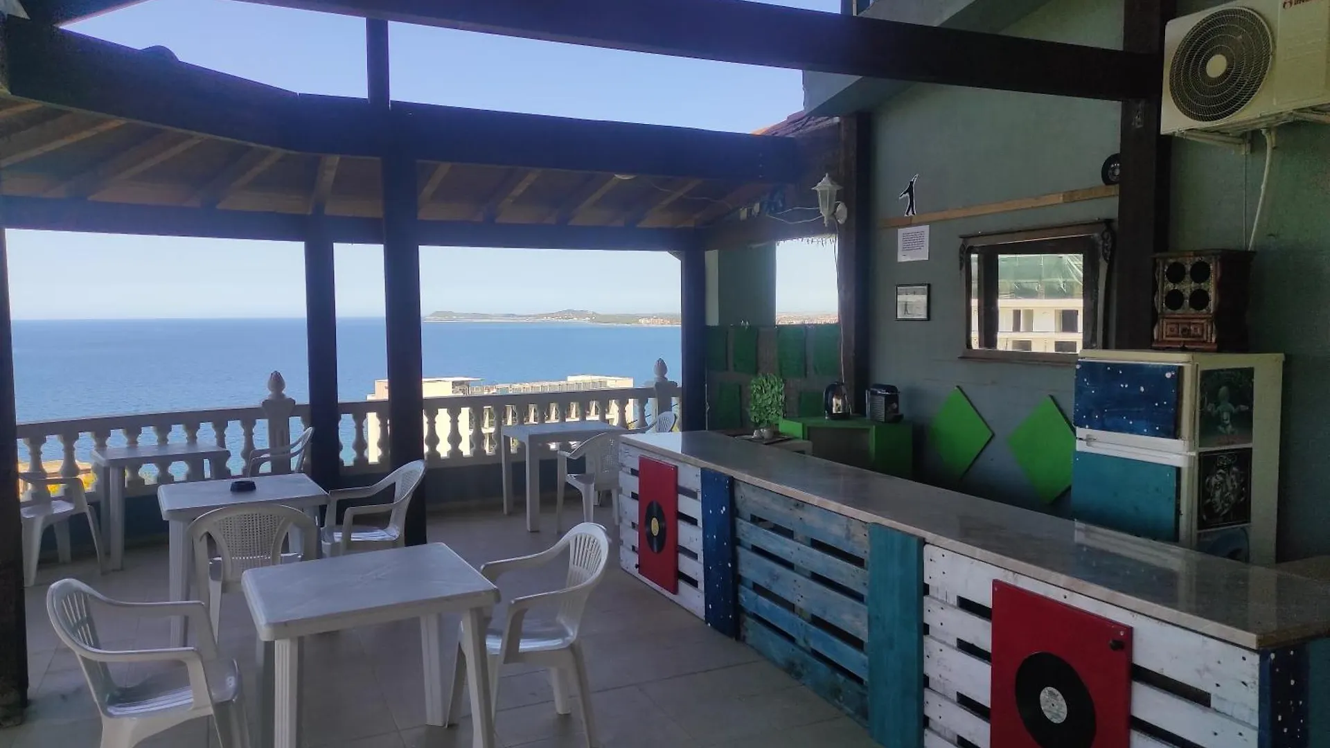 Pinwheel Hostel Vlora & Rooftop Bar  Vlorë