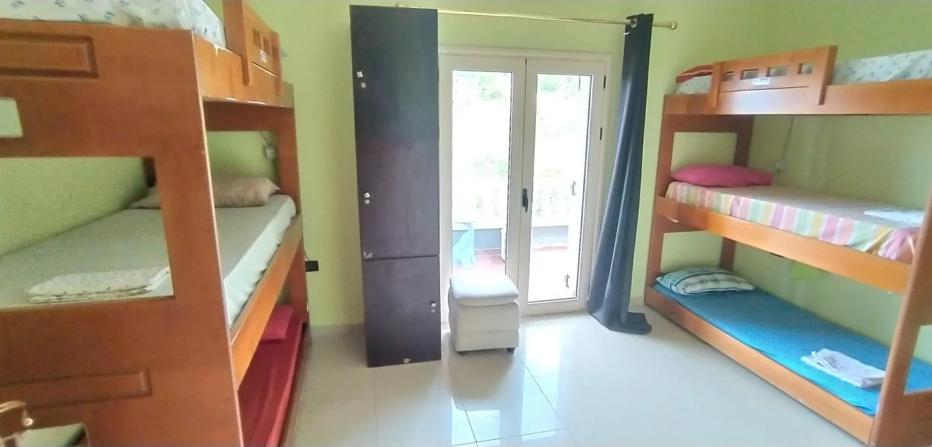 Pinwheel Hostel Vlora & Rooftop Bar 0*, Vlorë Albanie
